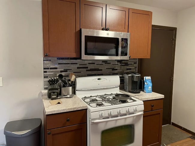 Building Photo - 310 Farmingdale Cir