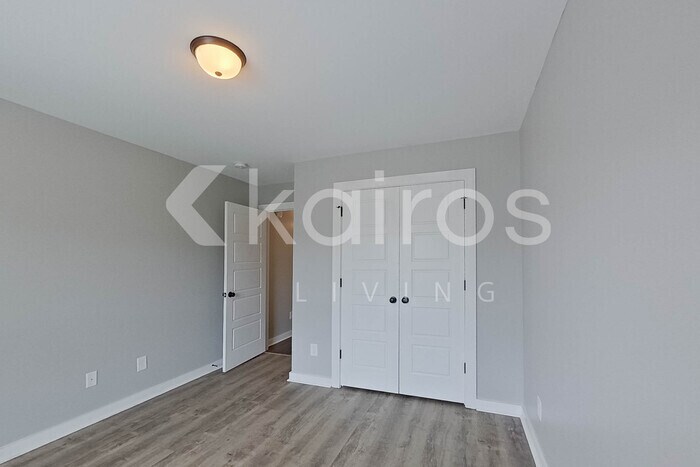 Building Photo - 855 Maple Trce