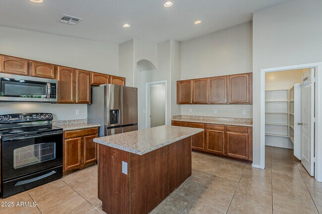 Building Photo - 7358 N 72nd Ave