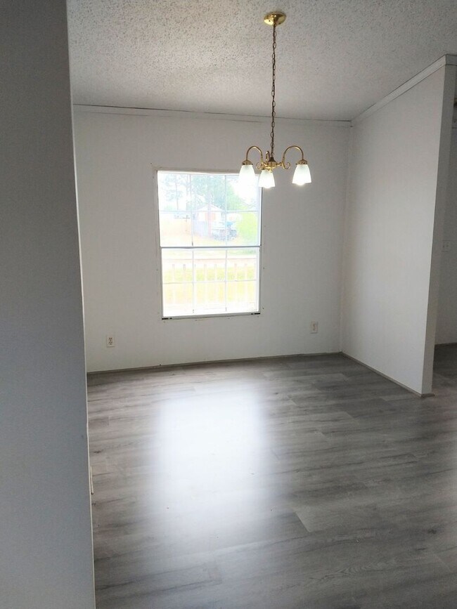 Building Photo - 239 Castlebury Ln