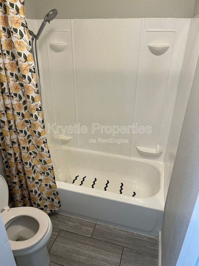 Building Photo - 1060 Oak Grove Rd