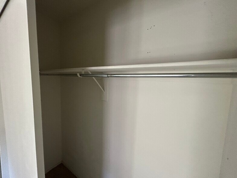 Building Photo - 8111 W Lynwood St