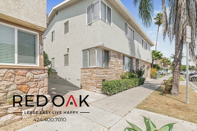 Building Photo - 1425 E Appleton St