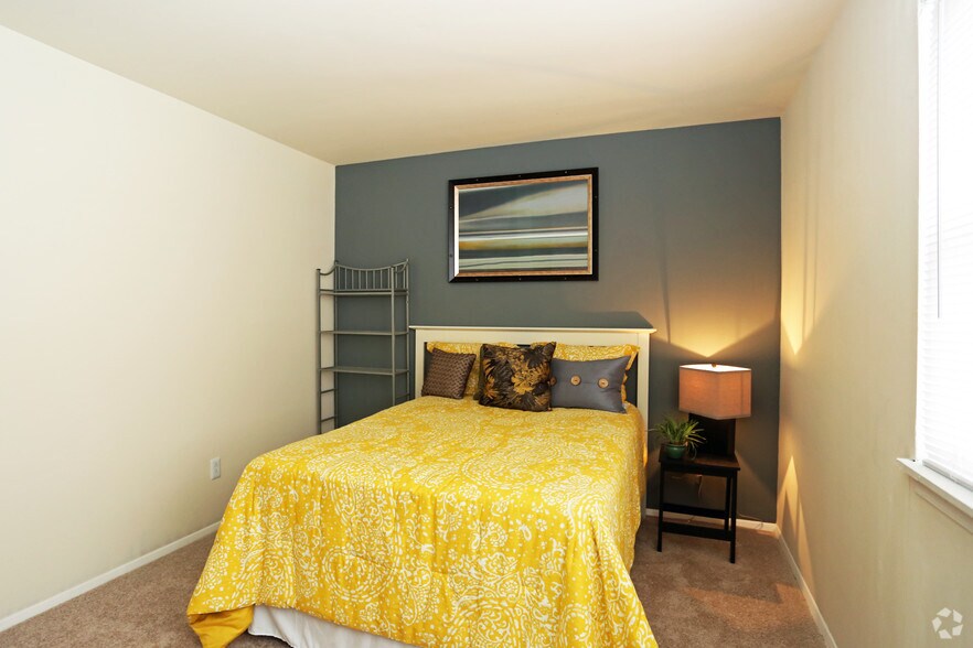 Hilton Village Townhomes Newport News, VA Apartment Finder