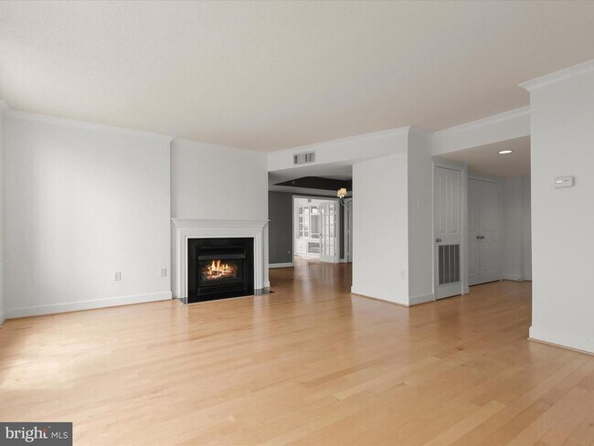 Building Photo - 1205 N Garfield St