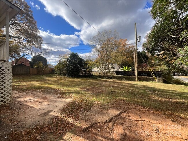 Building Photo - 1501 Madison St