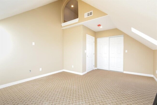 Building Photo - 3476 La Mirada