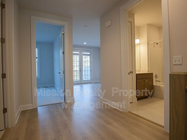 Building Photo - 1724 Old Brick Rd