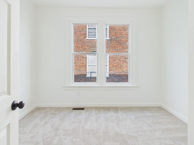 Building Photo - 204 Wellford St