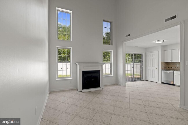 Building Photo - 124 Buckingham Way