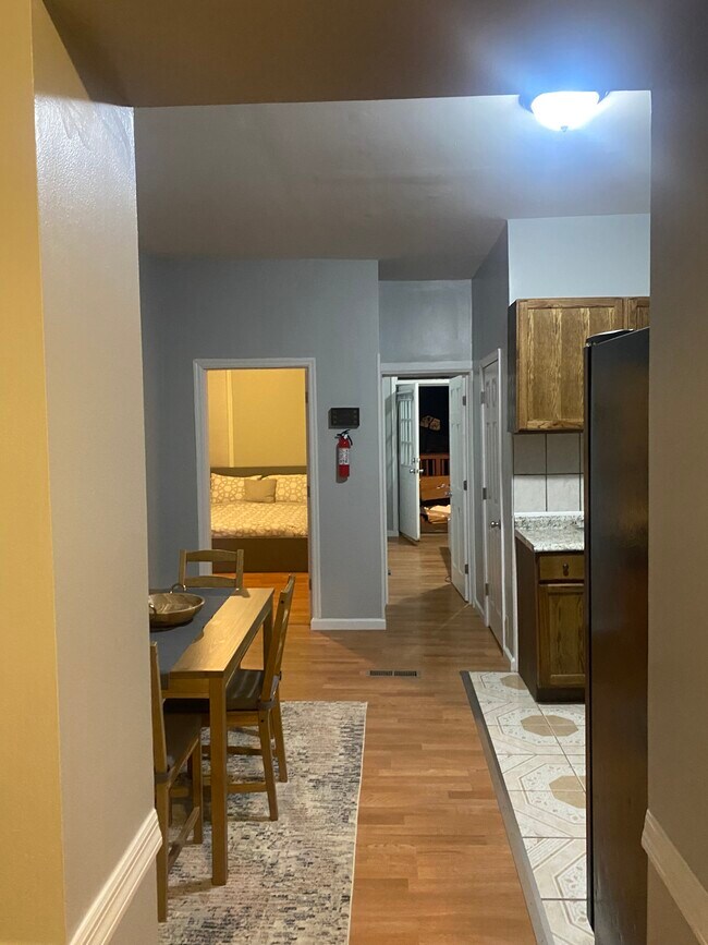 Kitchen - 4934 Hummelsheim Ave