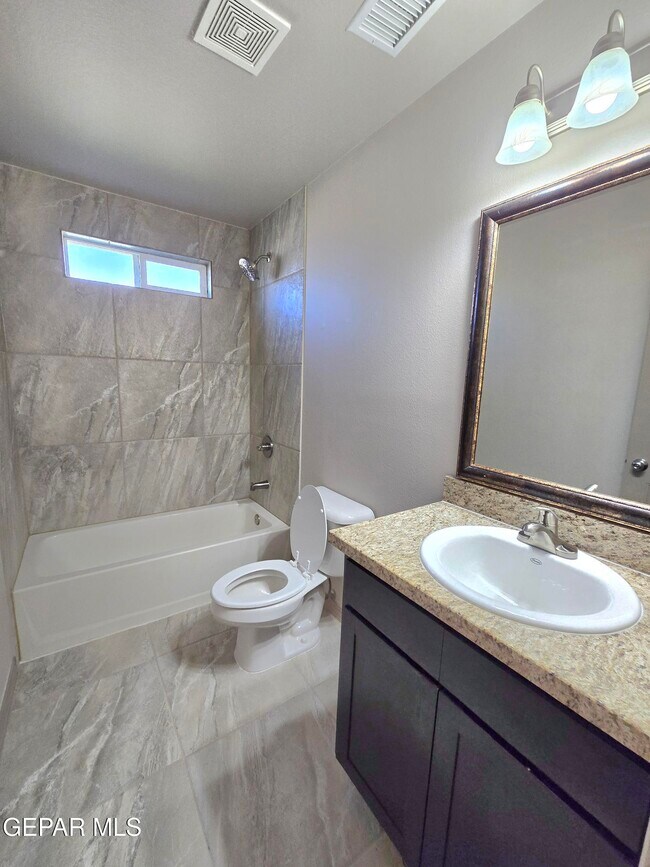 Building Photo - 3857 Loma Cortez Dr