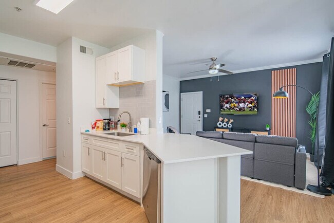 Building Photo - 7455 N 95th Ave