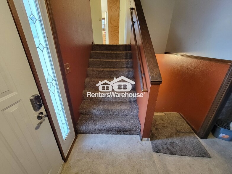 Building Photo - 1465 Cottonwood Rd