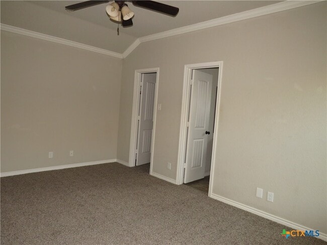 Building Photo - 2604 Hector Dr