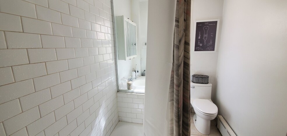 Building Photo - 1818 Montrose St