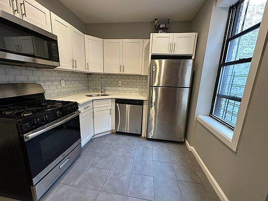 Primary Photo - 2 bedroom in BRONX NY 10468