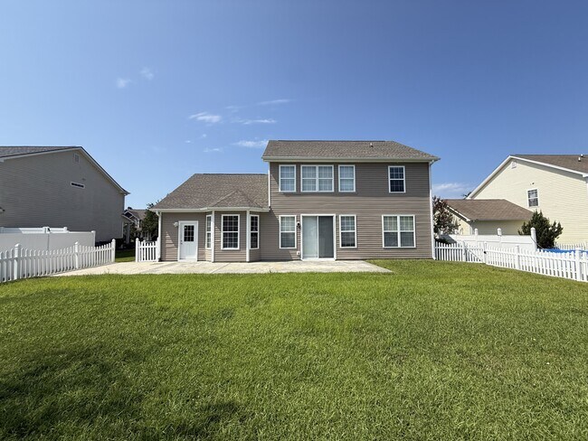 Building Photo - 717 Gazania Ln