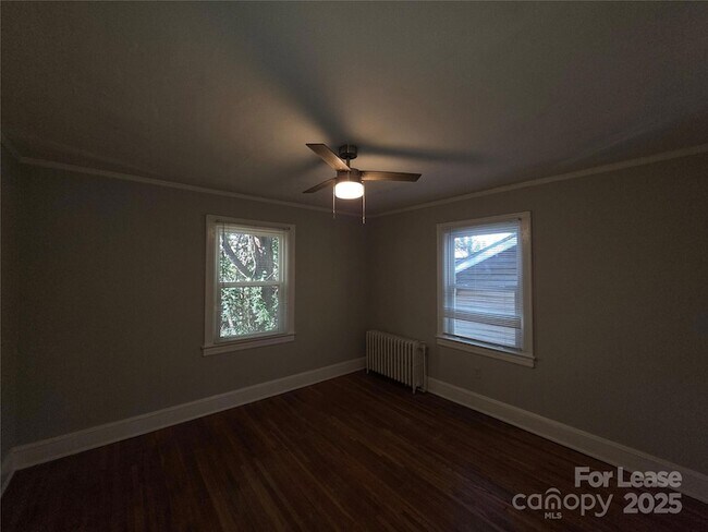 Building Photo - 1412 Park Dr