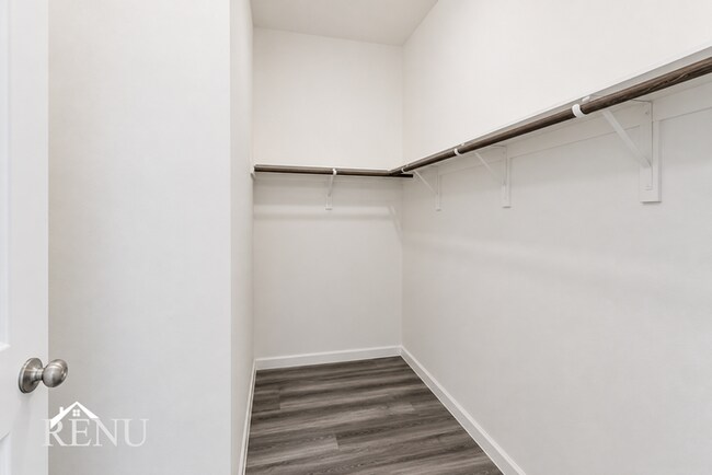 Building Photo - 6124 Harrah Ln