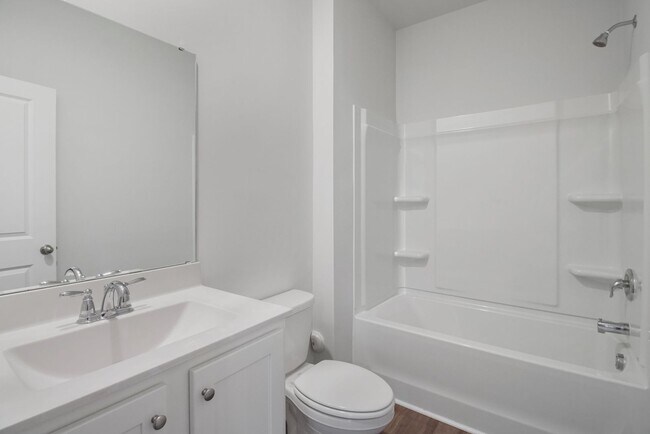 Building Photo - Gorgeous Newer Construction In Sneads Ferry!!