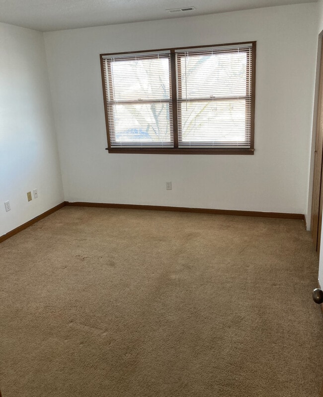 Building Photo - 107 S Van St