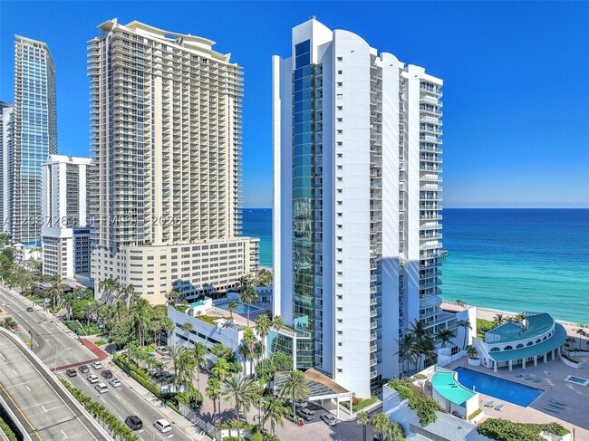 Building Photo - 16485 Collins Ave