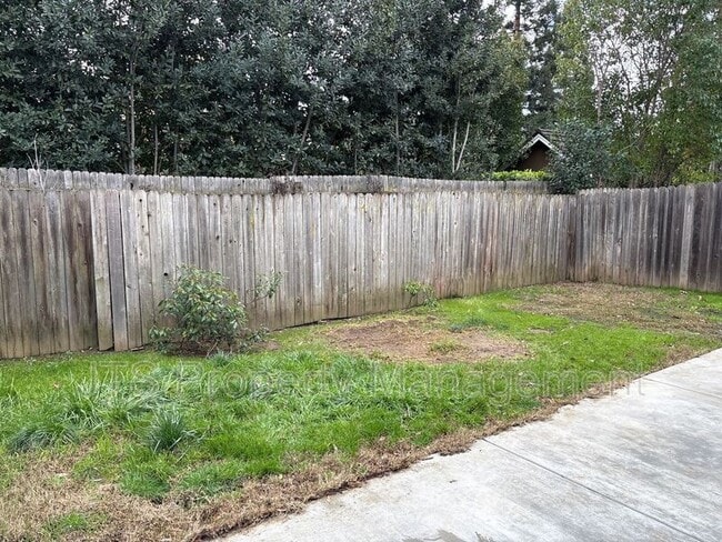 Building Photo - 8130 Sunrise E Way