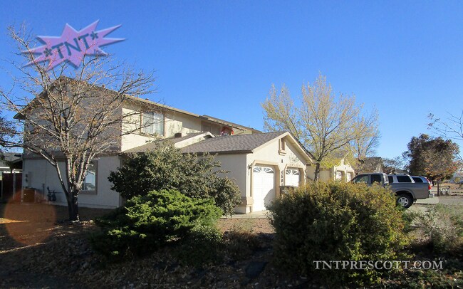 Building Photo - 4601 N Carla Vista Dr