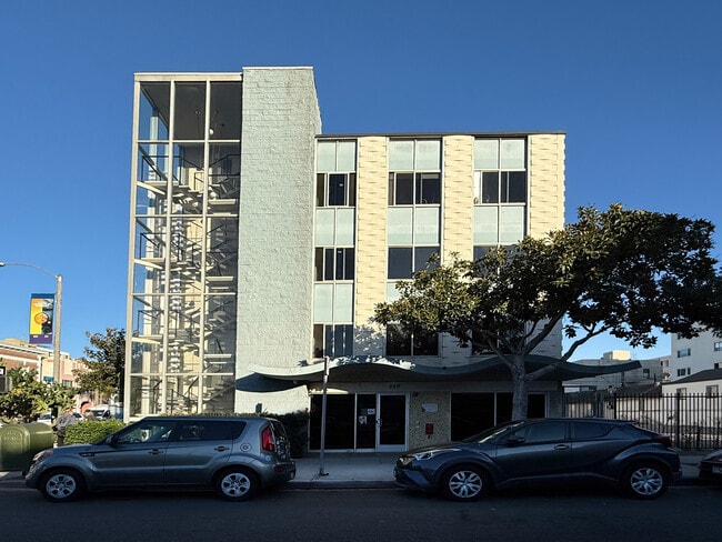 Building Photo - 250 Linden Ave