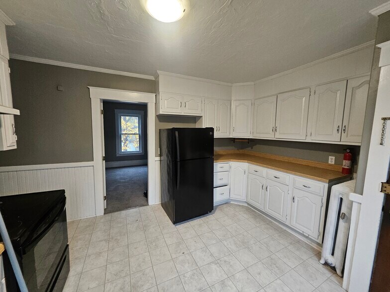 Building Photo - 26 Margerie St