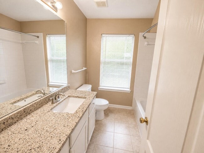 Building Photo - 5118 Littleneviss Dr