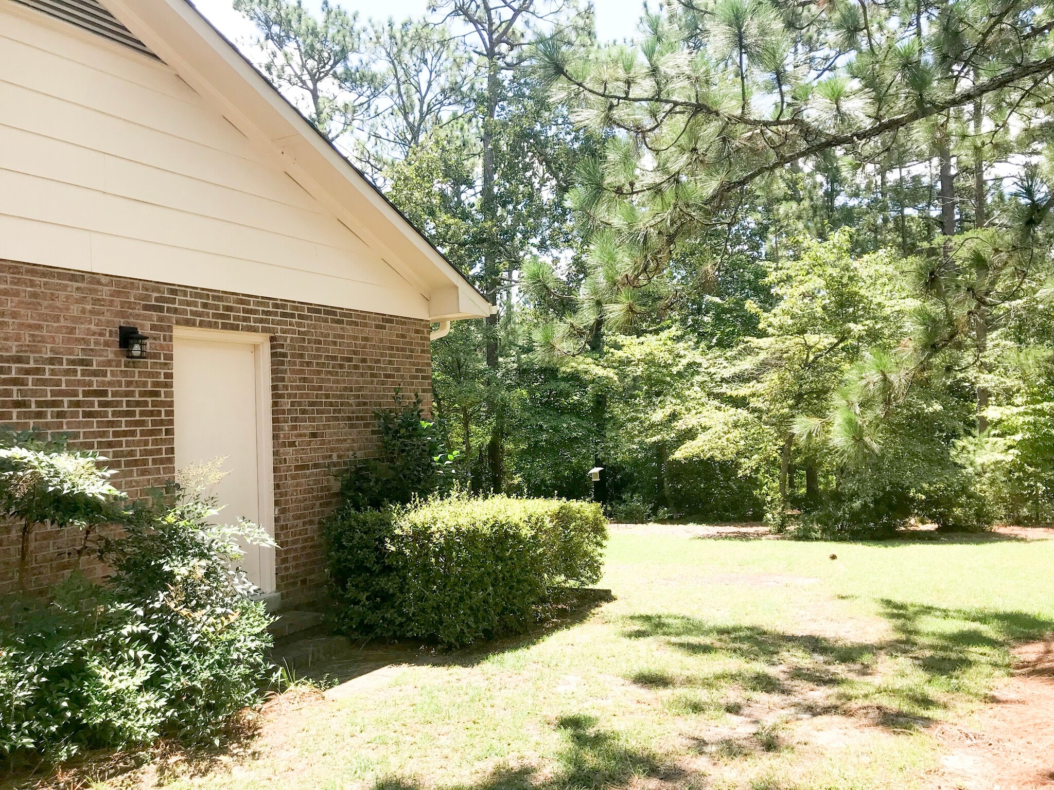 Building Photo - 300 Selkirk Trail