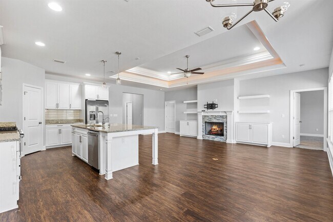 Building Photo - 8756 Glen Oak Trail