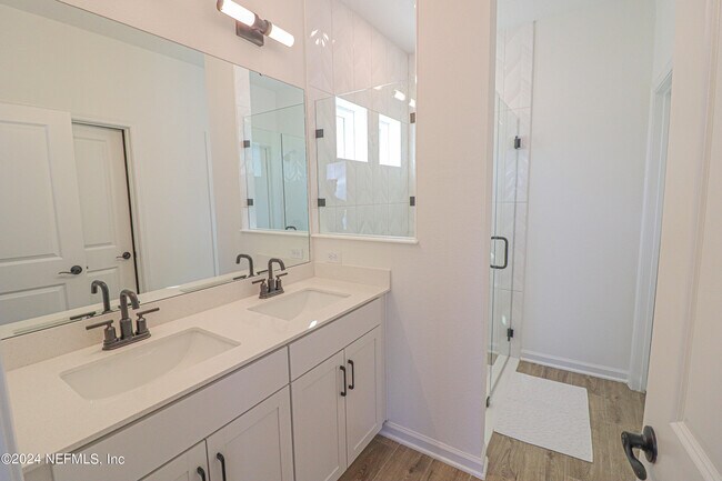 Building Photo - 483 Stargaze Ln