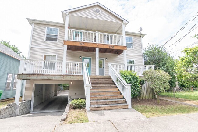 Building Photo - 508 NE Graham St