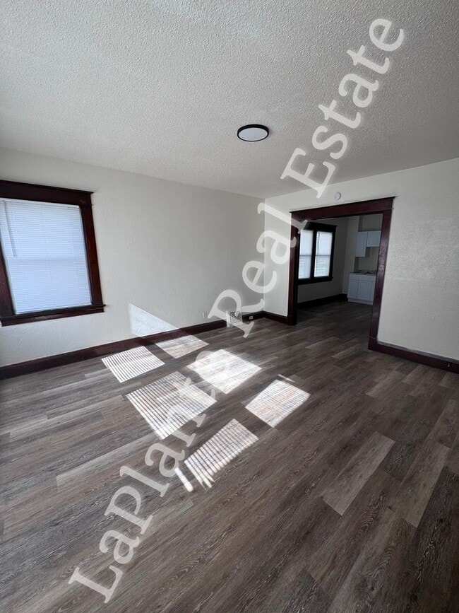 Building Photo - 1308 Goodale Ave