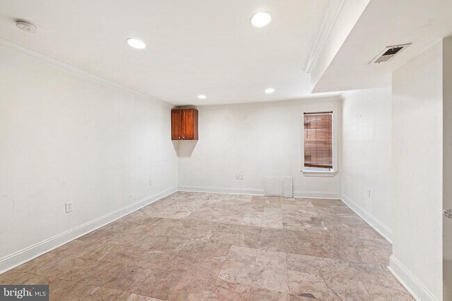 Building Photo - 1729 Fontain St