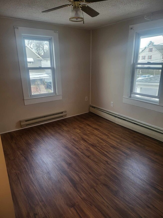 Building Photo - 1271 Reynolds Ave