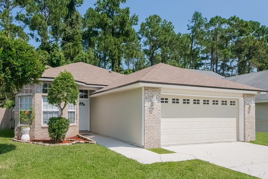 Building Photo - 3423 Brahma Bull Cir N