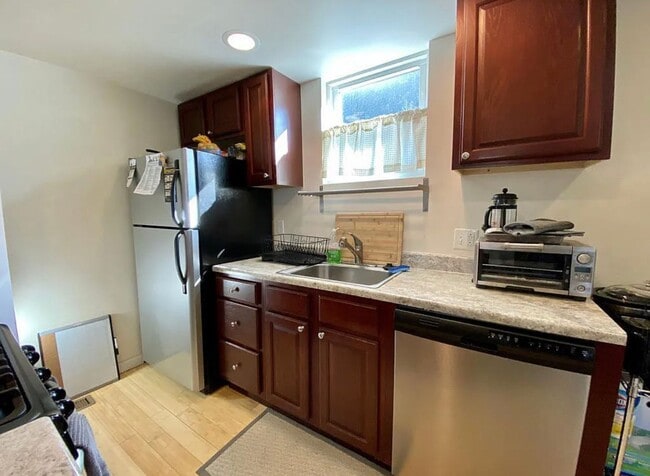 Building Photo - 45 Sterling St