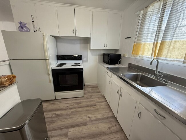 Building Photo - Aiea 3-bedroom 2 bath with 1 assigned parking