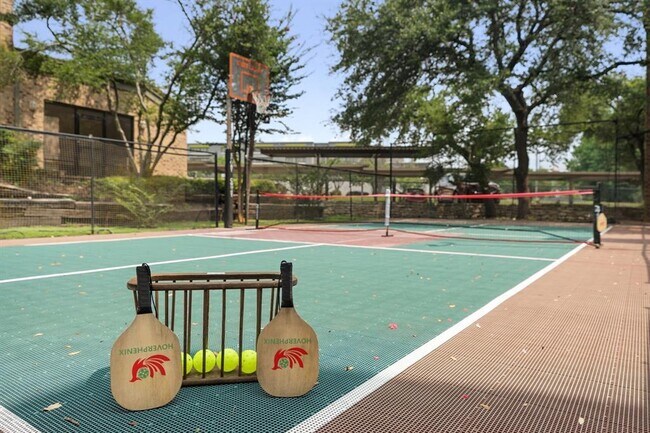 Building Photo - 8888 Tallwood Dr