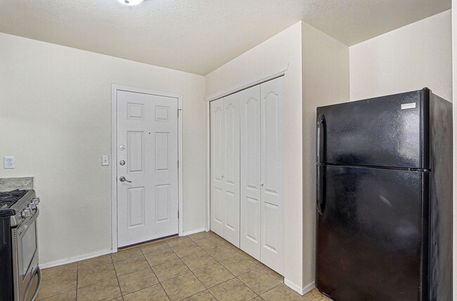 Building Photo - 12320 Robert Dahl Dr