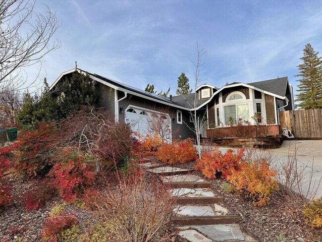 Building Photo - 148 Castlemont Dr