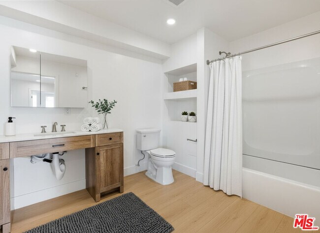 Building Photo - 8561 Belmont St