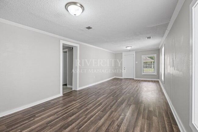 Building Photo - A MUST SEE IN 38108 !!!! SECTION 8 WELCOMED !!!!!! GIVE US A CALL !!!!!