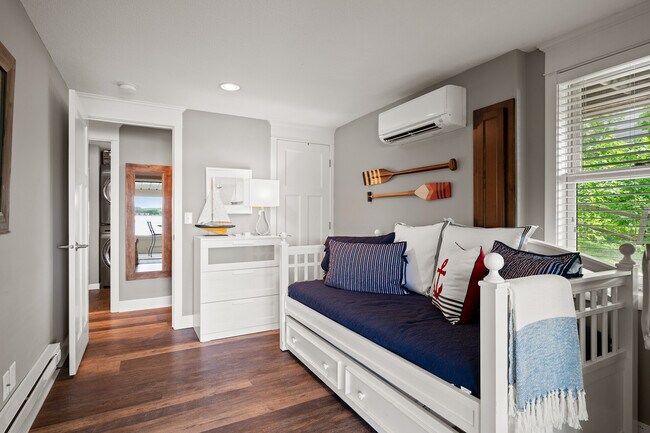 Building Photo - 16654 Inguadona Beach Cir SW