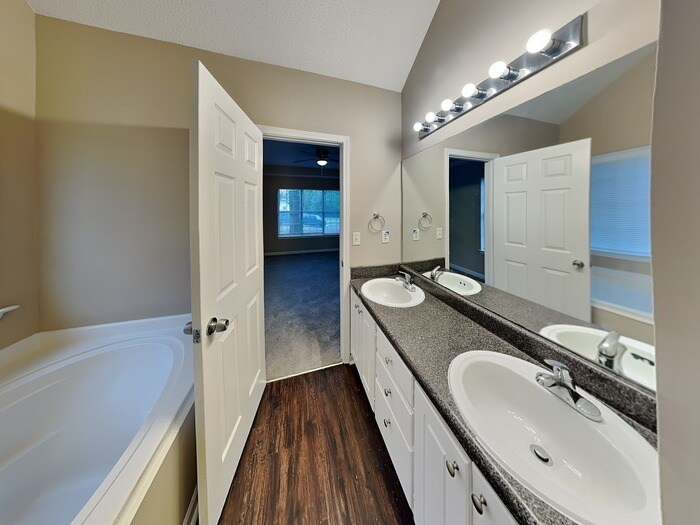 Building Photo - 1621 Isleworth Cir