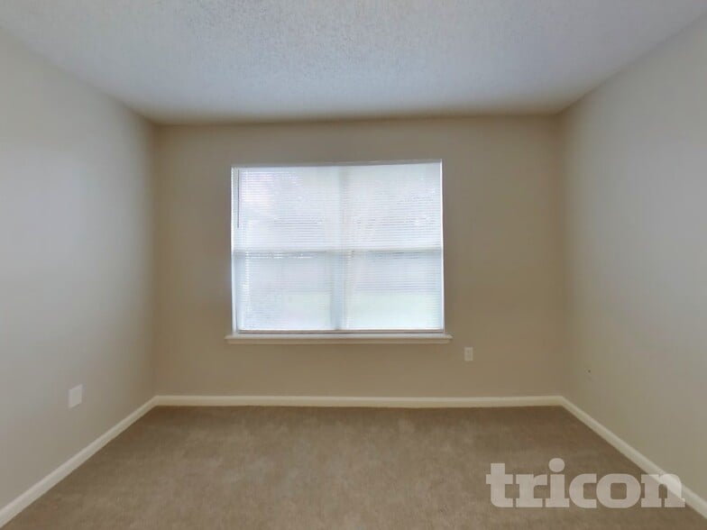 Building Photo - 3716 Arava Dr